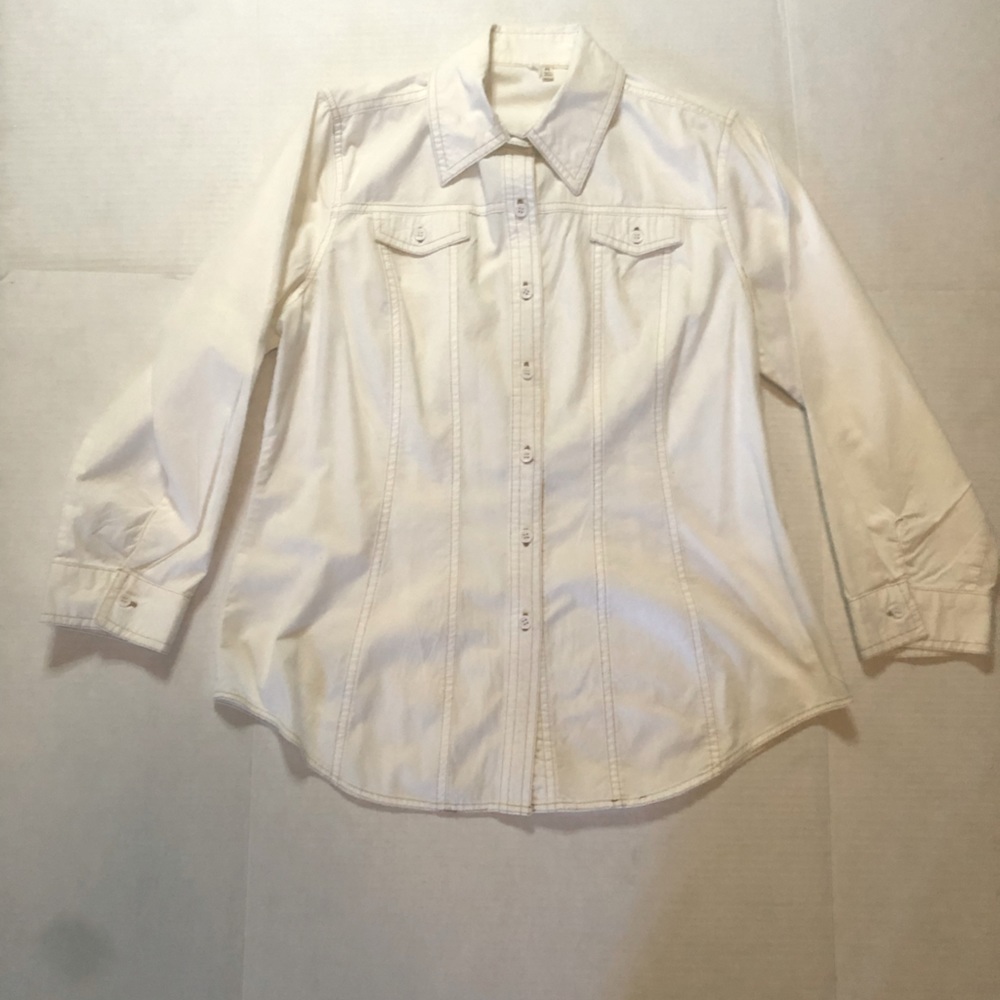 Unknown Brand Cream Long Sleeve Size Medium Button Down Blouse